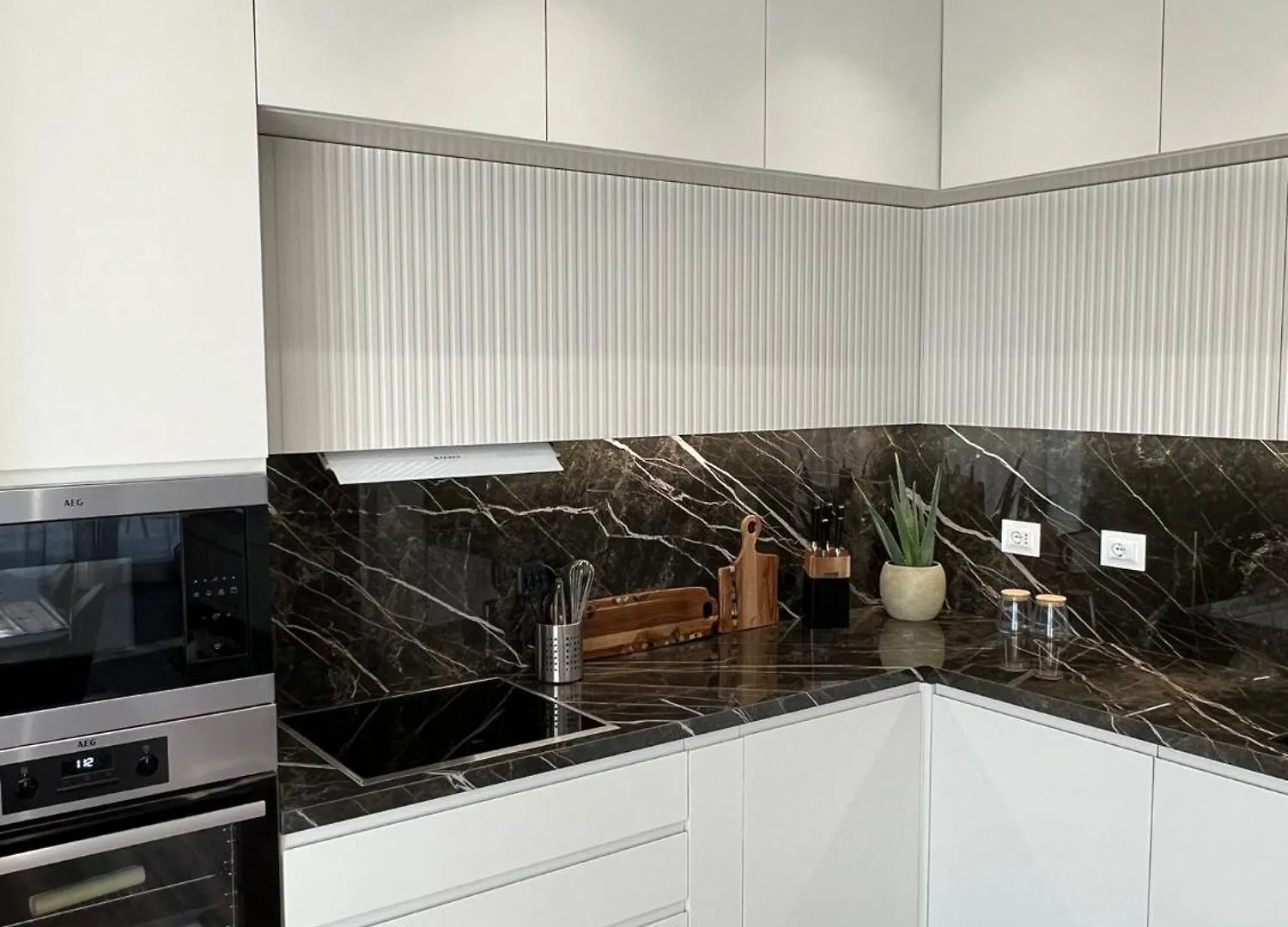 Luxury Penthouse With Terrace And Private Parking In Tirana Apartment